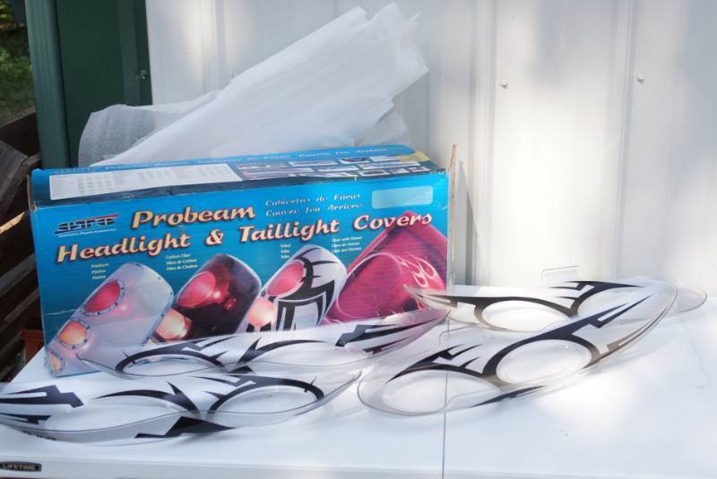 lot 1450 image: 1998-2002 Chevrolet CamaroZ28 - Headlight & Taillight Covers