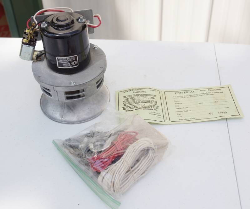 lot 1458 image: Universal Security Instruments Siren - Burglar Alarm