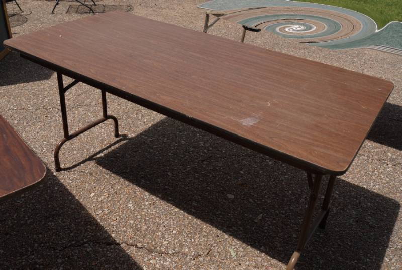 lot 5928 image: Heavy 5 Foot Folding Table