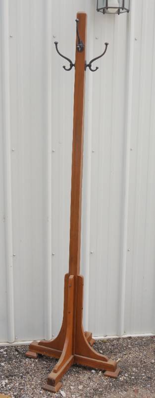 lot 5966 image: Nice Wooden Coat Rack - Tree