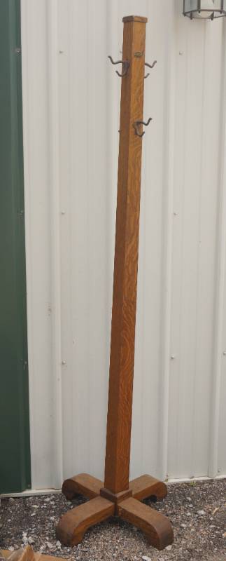 lot 5967 image: Nice Wooden Coat Rack - Tree