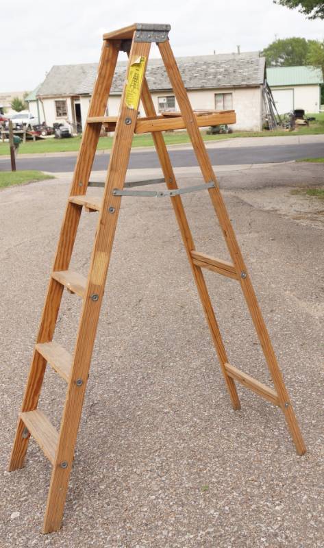 lot 5970 image: 6 Foot Wooden Ladder