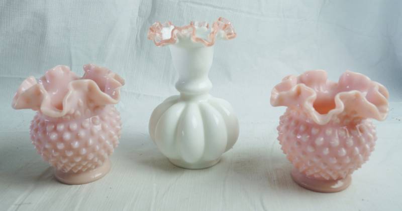 lot 1262 image: Beautiful Hobnail Fenton Vases - Pink and also Milk Glass with Pink Edges - Very nice find