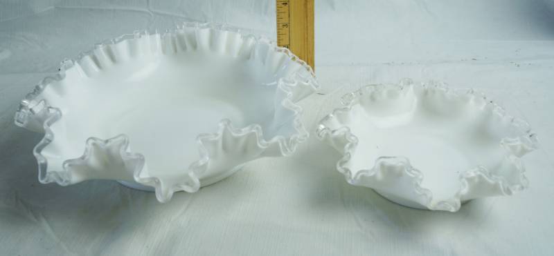 lot 1264 image: Beautiful Fluted Edge Fenton Dishes - Milk Glass with Clear Edges - Very nice find