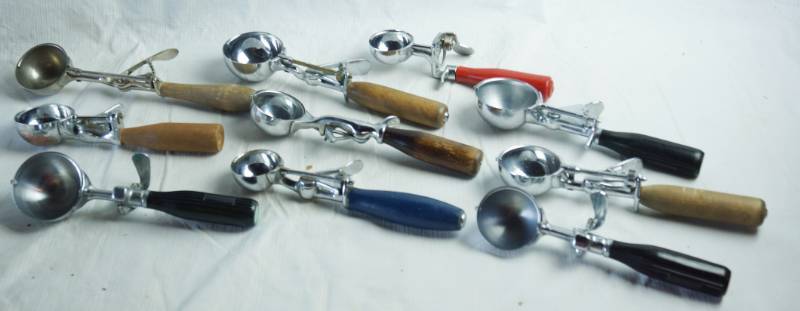 lot 1273 image: Lot of 10 Vintage Ice Cream Scoops - Dishers - Various Styles and Brands - SO MANY
