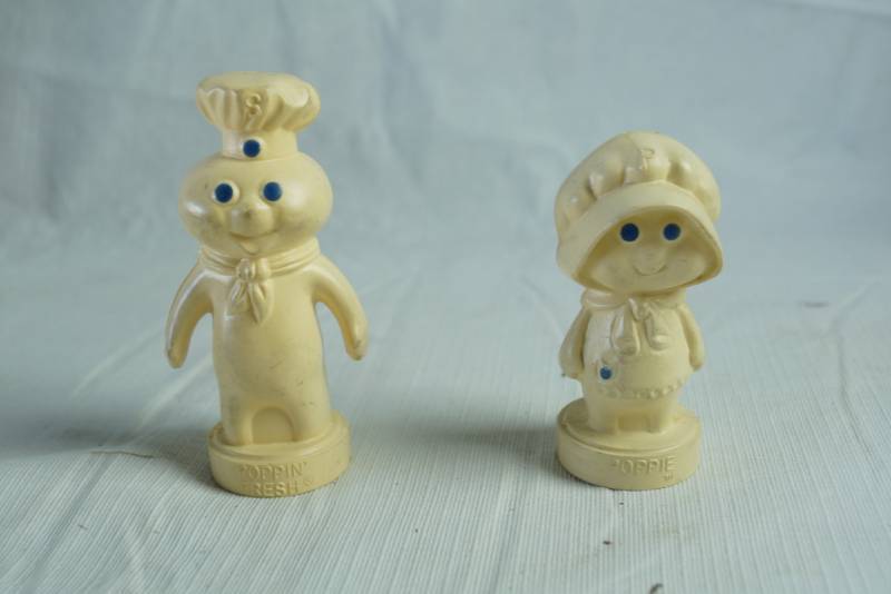 lot 1281 image: Pillsbury Dough Boy and Girl Salt and Pepper Shaker Set So Cute