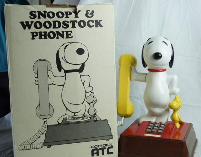 lot 1294 image: SNOOPY & WOODSTOCK Telephone - M# T8010 VINTAGE W Original box and papers - EXCELLENT CONDITION