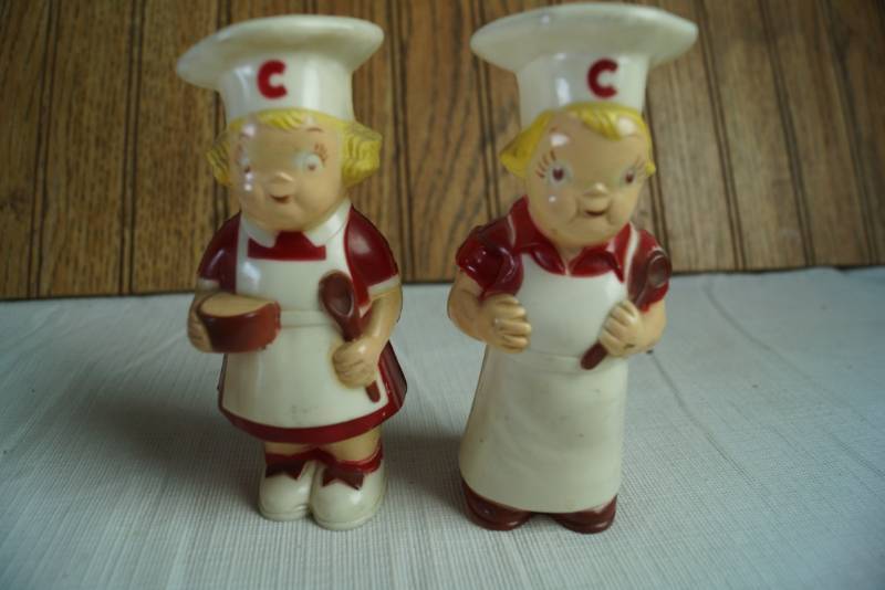 lot 1299 image: Campbells Kids Salt and Pepper Shaker Set - So cute and collectible