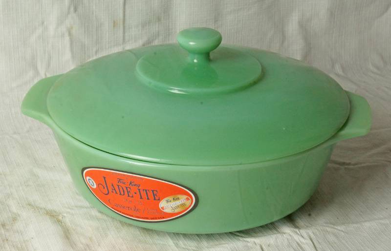 lot 1312 image: Rare Fire King JADE-ITE 2 QT Covered Casserole Dish - ANCHOR - Rare and Beautiful