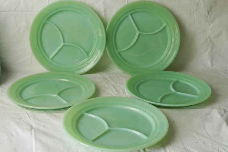 lot 1314 image: Fire King JADE-ITE Ovenware Lot of 5 Divided Plates - ANCHOR - HTF