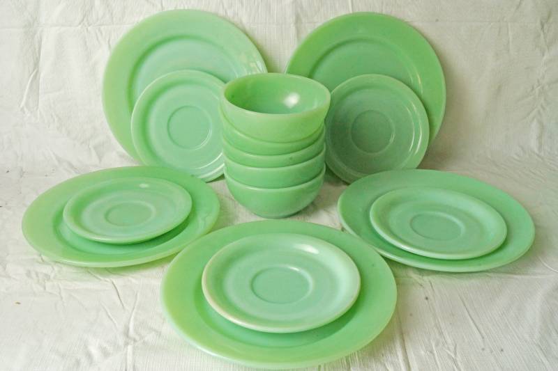 lot 1316 image: Rare Fire King JADE-ITE Ovenware Dish Set - ANCHOR - Plates & Bowls - Rare and Beautiful