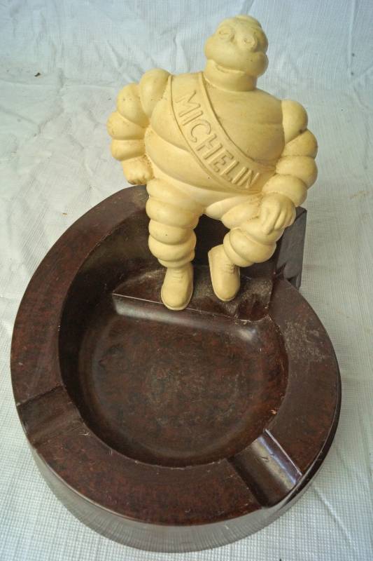 lot 1332 image: Vintage MICHELIN MAN TIRE- Promotional Ashtray - Vintage Memorabilia COOL