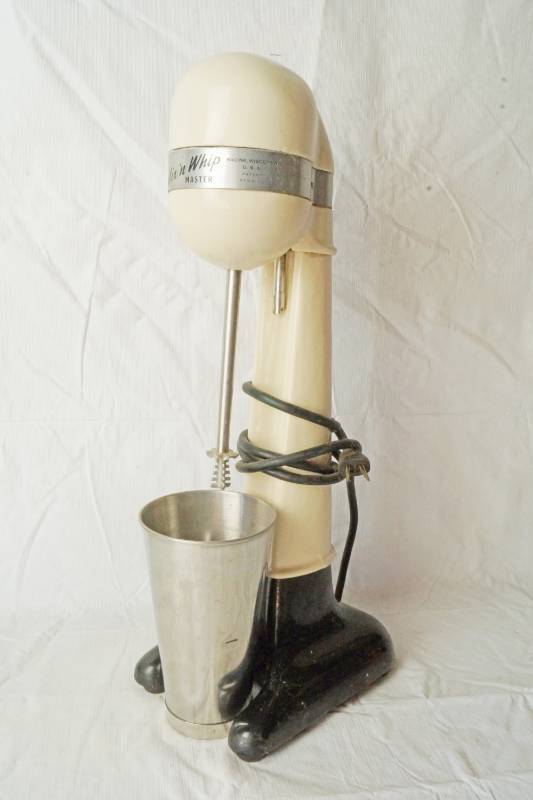 lot 1338 image: Antique Shake Maker - Racine Whip Master - Model 7000 - WORKS W Mixing Cup
