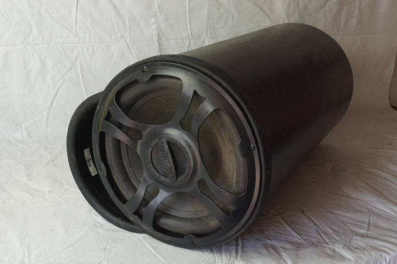 lot 1341 image: Bazooka - Bass Shaking Sub Woofer