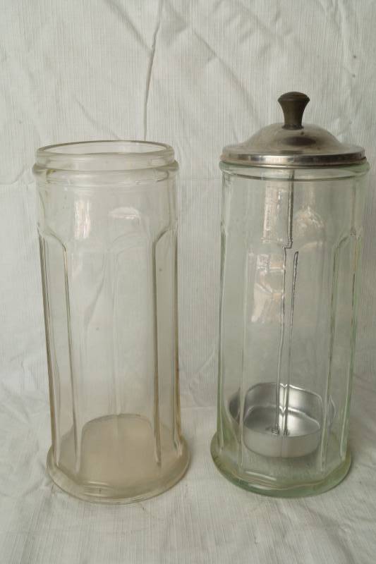lot 1347 image: Lot of 2 Vintage Straw Dispensers (one has no lid)