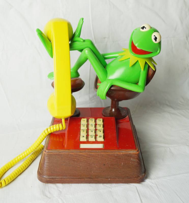 lot 1366 image: Vintage Kermit the Frog Phone - Muppets - SO COOL & COLLECTIBLE
