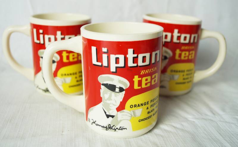 lot 1380 image: Lot of 3 Vintage Lipton Tea Mugs