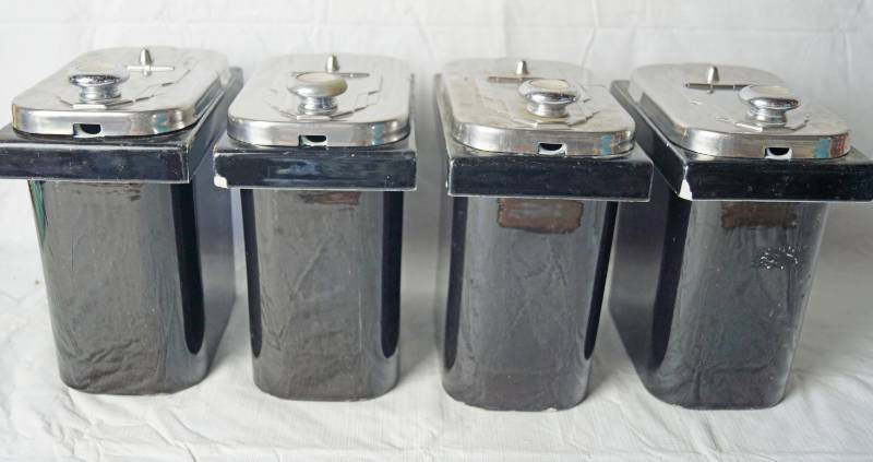 lot 1389 image: Lot of 4 Vintage Ceramic Soda Fountain Wells with Lids - How cool