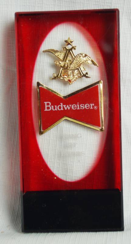 lot 1658 image: BUDWEISER BOWTIE Keg Beer Tap Handle - Perfect Condition