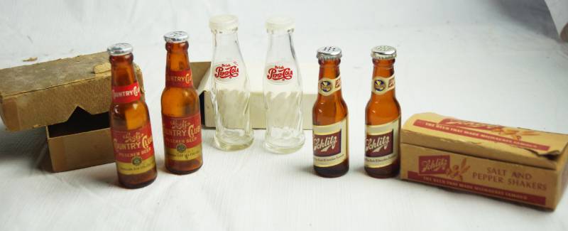 lot 1676 image: Lot of 3 Collectible Salt and Pepper Shaker Sets with boxes Schlitz Beer, Pepsi Cola, Goetz Country Club Pilsner Beer