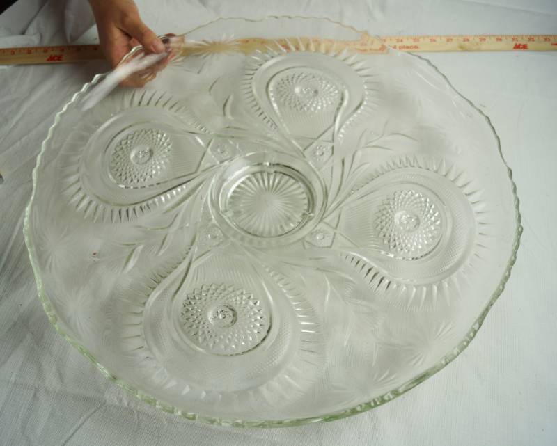 lot 1679 image: Very Large, Beautiful Glass Platter - Almost 2 Feet Across STUNNING