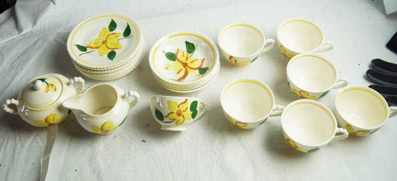 lot 1682 image: Lot of Yellow Flower Dishes - Vintage and Collectible See other matching dishes on this auction