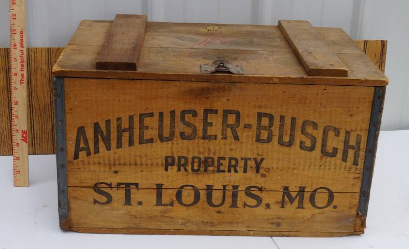 lot 1689 image: Vintage Anheuser-Busch Wood Shipping Crate - Neat Memorabilia See Pics for Measurements