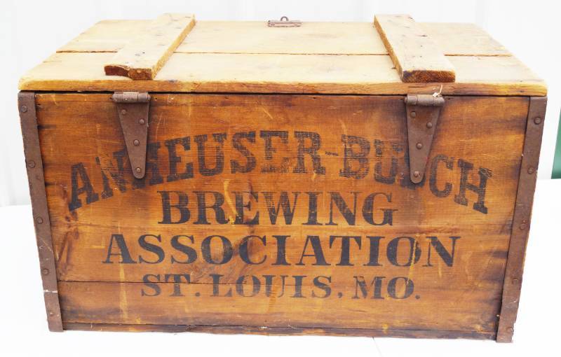 lot 1690 image: Vintage Anheuser Busch Brewing Association Wood Shipping Crate - Neat Memorabilia See Pics for Measurements
