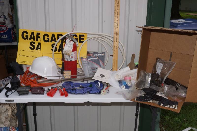 lot 1758 image: Big Misc Lot - Check it Out
