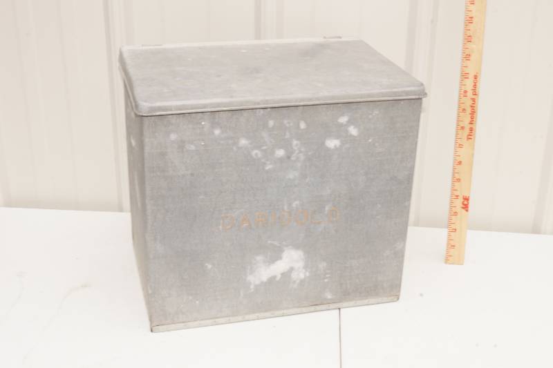 lot 1027 image: Vintage DARIGOLD Insulate Proch Milk Box - Galvanized - COOL