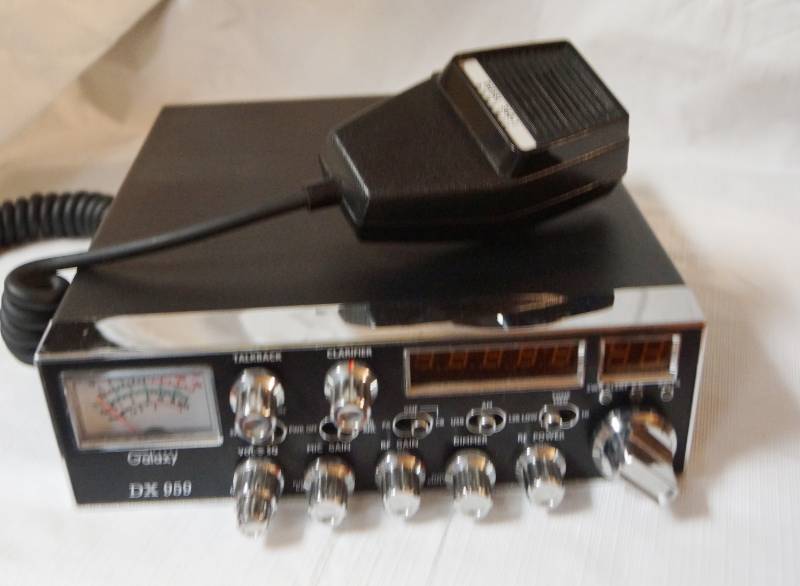 lot 1791 image: Galaxy DX 959 CB Radio wDiesel 360-1 Dynamic Microphone