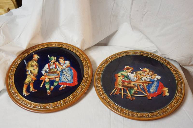 lot 1795 image: Lot of 2 German Painted Plates