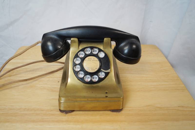 lot 1809 image: Vintage Unique Very Heavy Rotary Phone - Rare Find
