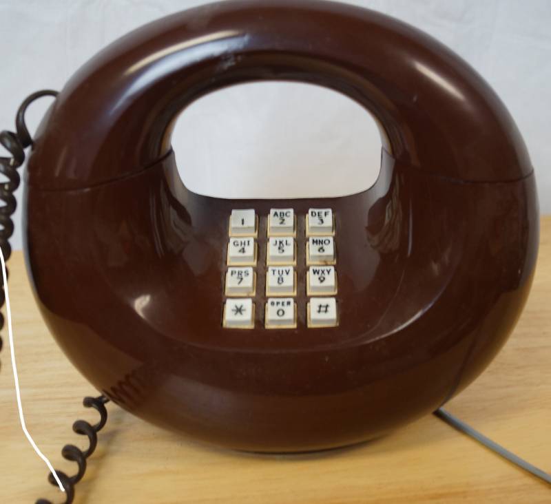 lot 1810 image: Vintage Unique Brown Donut Phone - Very Cool