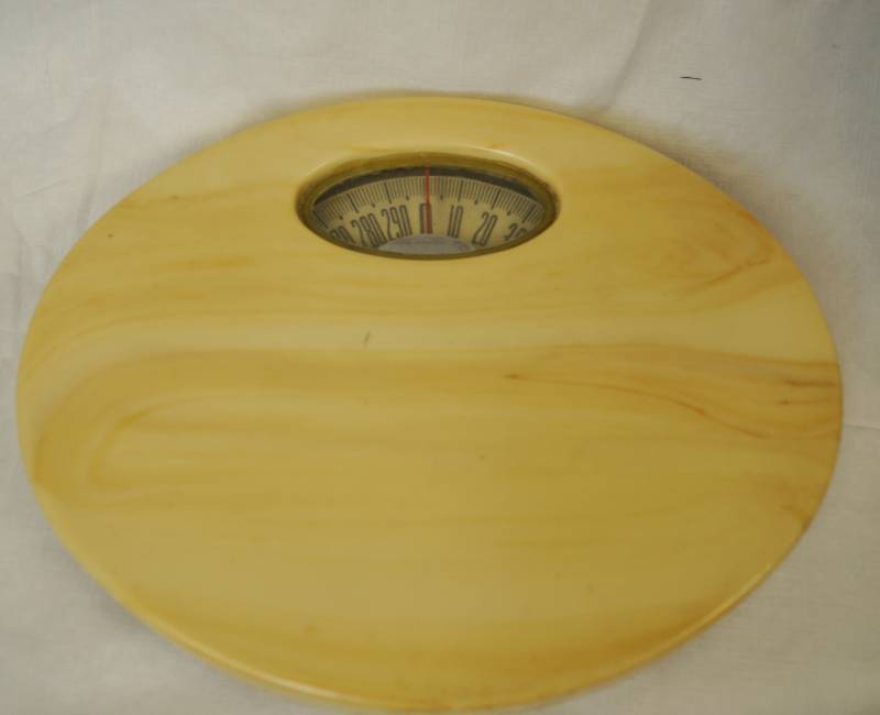 lot 1812 image: Bathroom Scale