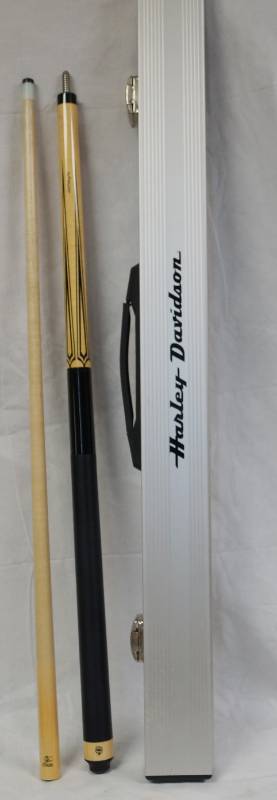 lot 1817 image: McDermott Stinger Pool Stick w Harley Davidson Case - Excellent Condition
