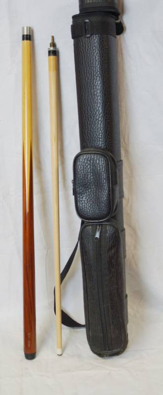 lot 1822 image: Willie Hope Pool Stick wcase