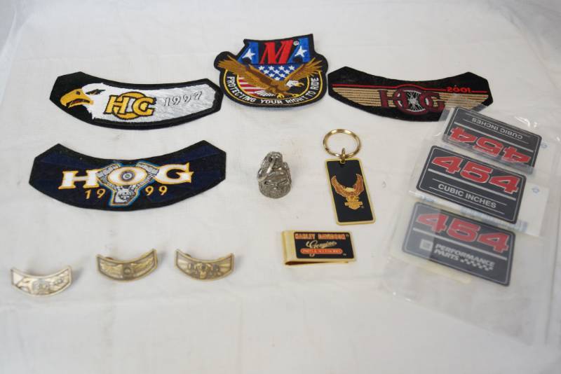 lot 1841 image: Lot of Harley Davidson and other items - Patches, Key Chains and More