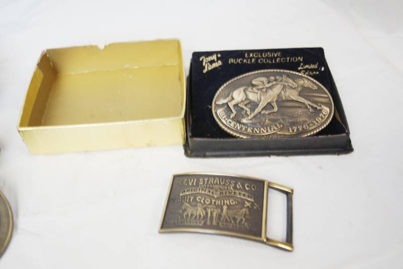 lot 1843 image: Lot of 2 Vintage Belt Buckles LEVIS & TONY LAMA - Nice
