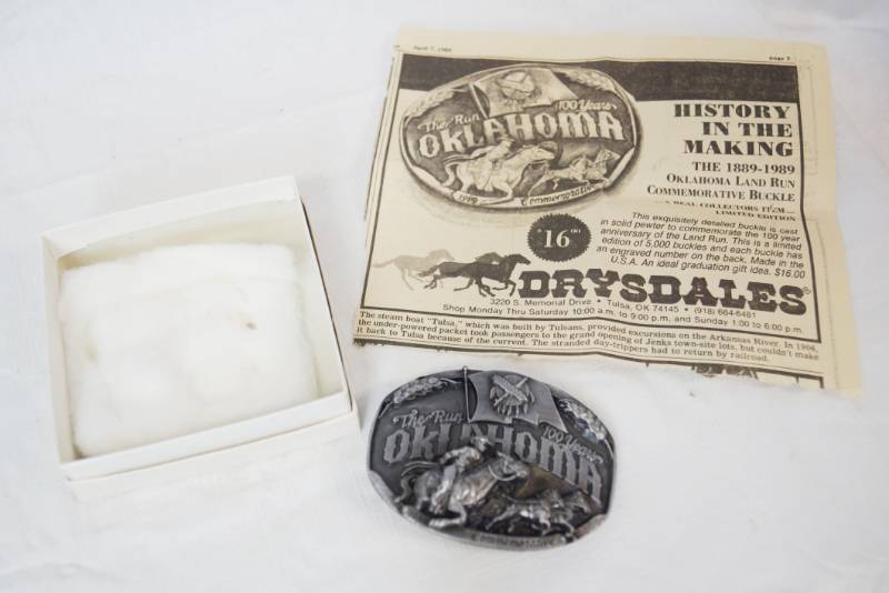 lot 1847 image: Vintage Oklahoma Landrun Commemorative Belt Buckle w Newspaper Clipping - Great Find