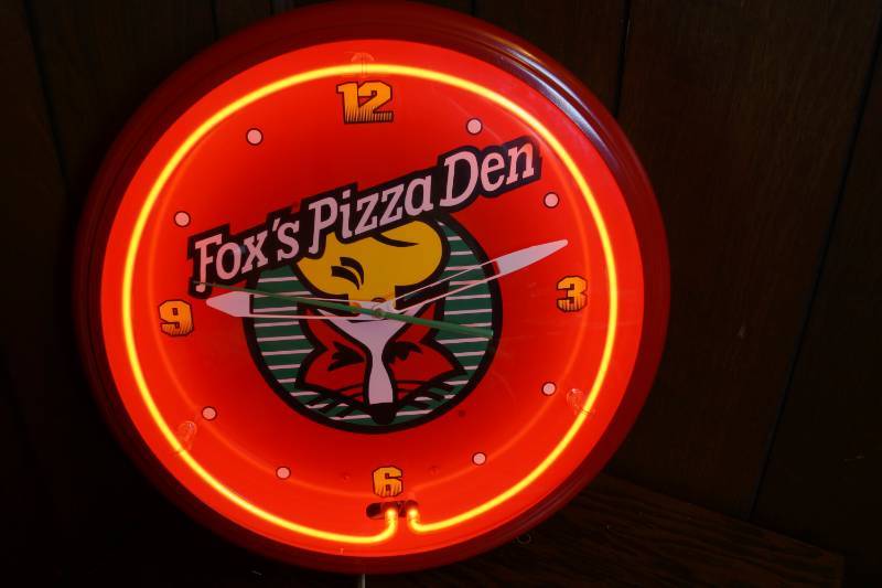 lot 1930 image: NEON Unique Foxs Pizza Den Wall Clock - Very Cool Item