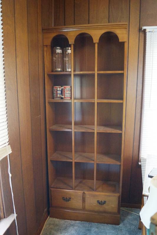 lot 1954 image: Vintage Wooden Display Case - Beautiful - Contents Not Included