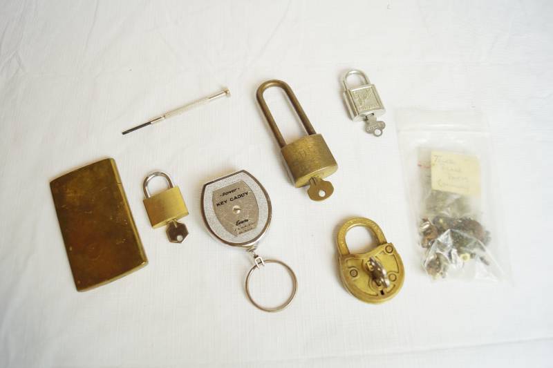 lot 1968 image: Lot of Vintage Locks w Keys and Accessories