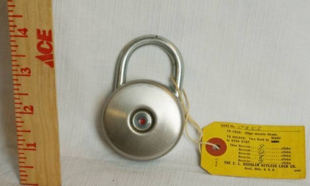 lot 1969 image: Vintage Lock - Very Cool