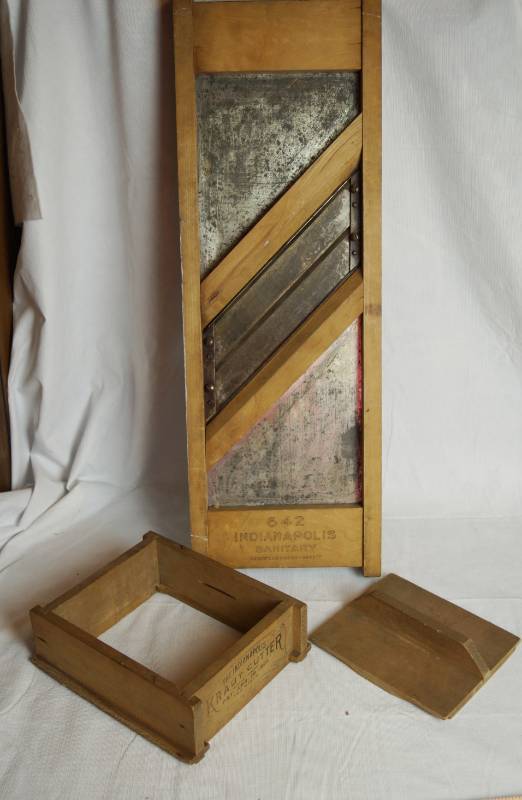 lot 1978 image: Vintage Kraut Cutter - Very Cool PAT. APR. 1905 Indianapolis - GREAT CONDITION NO 642