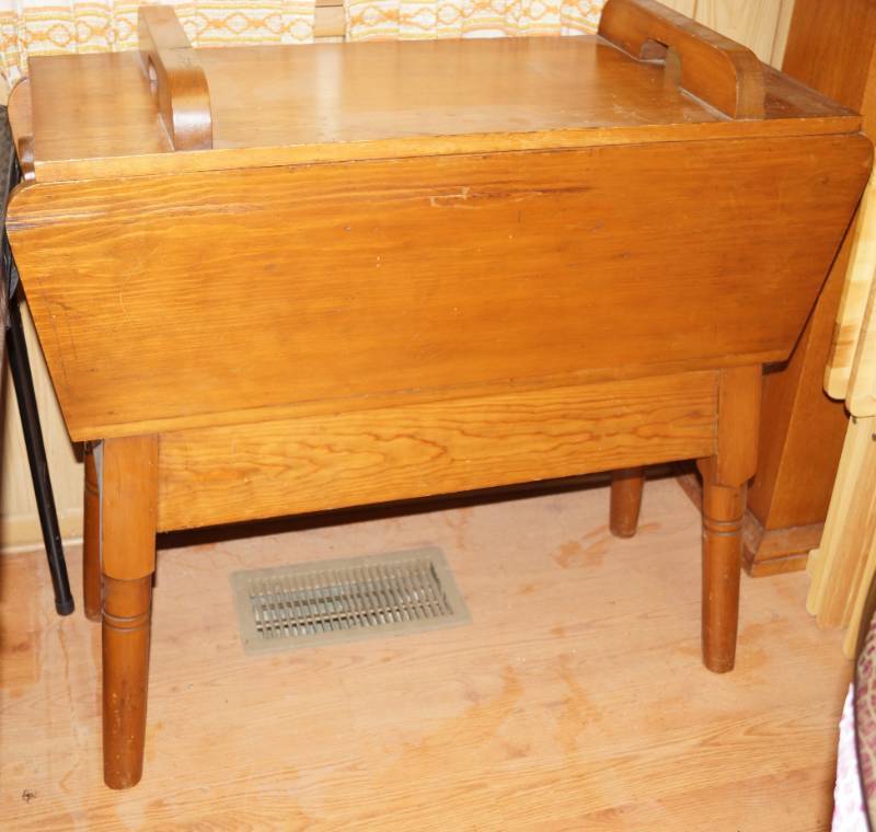 lot 1981 image: Vintage Unique Wood Chest on Legs - Great Shape Neat Design See pics for measurements