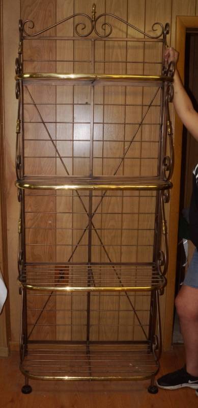 lot 1902 image: Vintage 4 Shelf Bakers Rack - Very Tall and Beautiful
