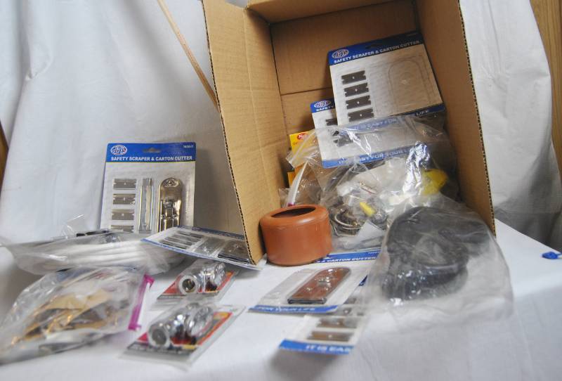 lot 2125 image: Lot of Misc. Home Items - Scraper, Carton Cutter and So Much More