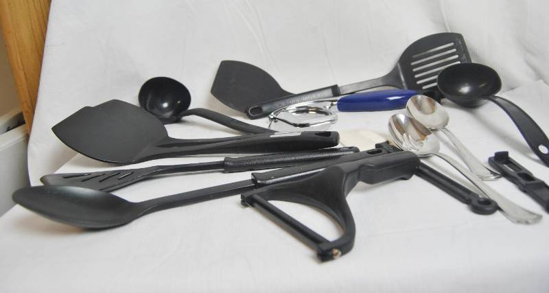 lot 2130 image: Lot of Misc. Kitchen Utensils