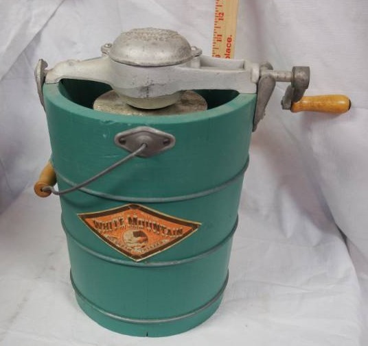 lot 1891 image: Vintage Antique White Mountain Triple Motion 2 Quart Hand Crank Ice Cream Freezer - This item is in Great Condition for its age A Great Rare Find